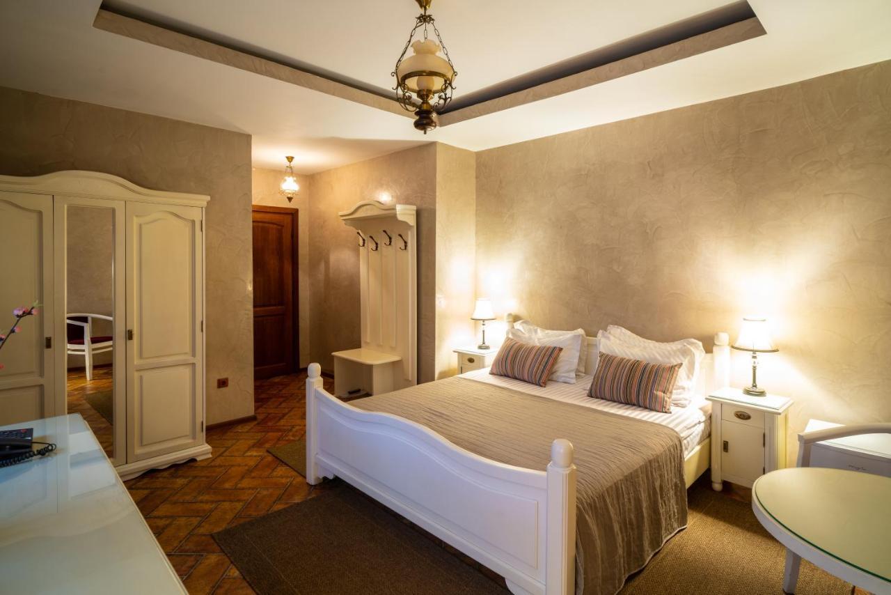 Hotel Europa Târgu Jiu Eksteriør billede